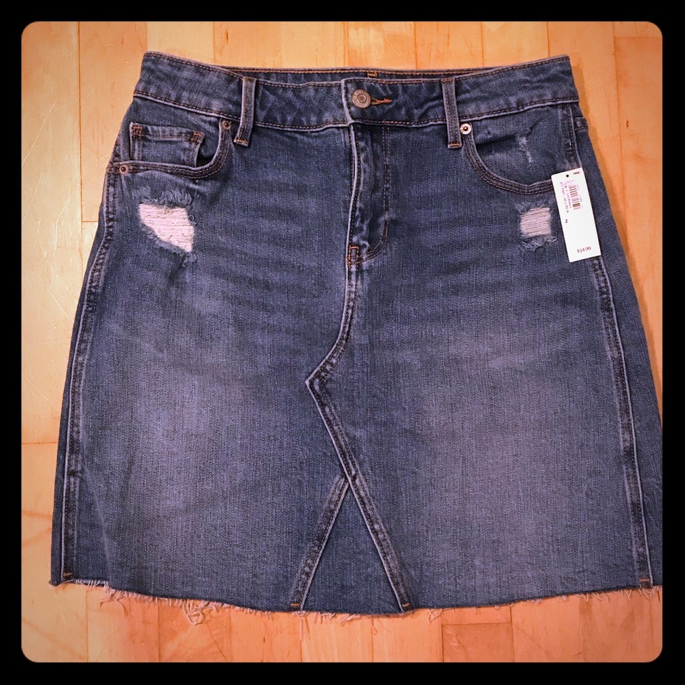 Old Navy distressed retro jean skirt Size 2